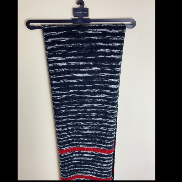 Tommy Hilfiger Scarf - Picture 4 of 5